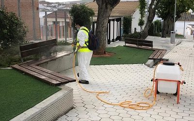 El Ayuntamiento de Cañete de las Torres reanuda el servicio de desinfección de las calles y mobiliario urbano