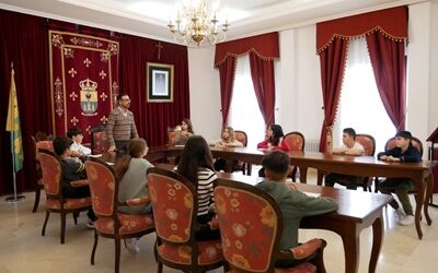 El alcalde de Cañete de las Torres preside un pleno infantil con alumnos del CEIP Ramón Hernández Martínez